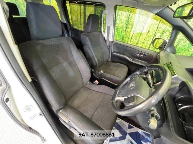 Toyota VOXY 2014-04 370335-8