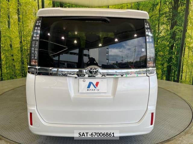 Toyota VOXY 2014-04 370335-15