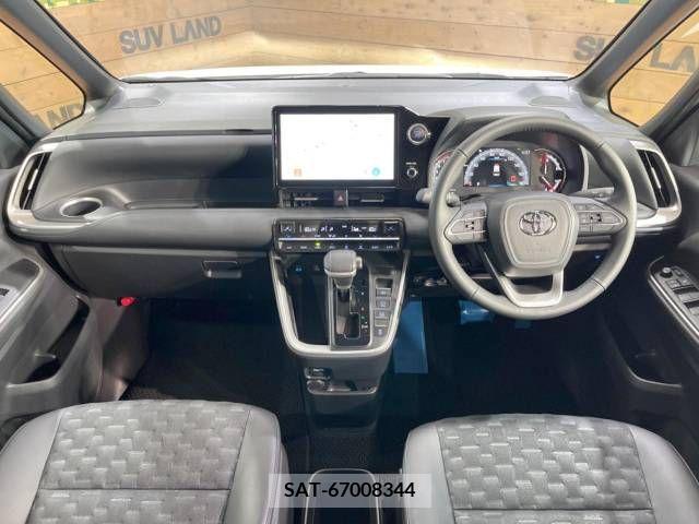Toyota VOXY 2023-09 337562-1