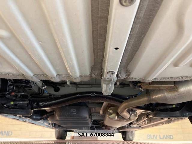 Toyota VOXY 2023-09 337562-19