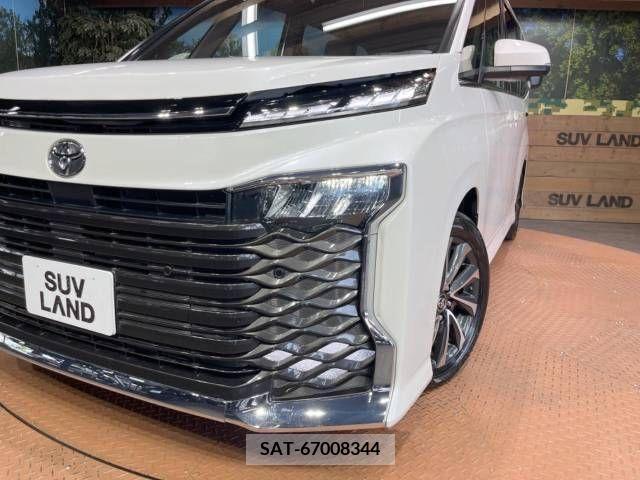 Toyota VOXY 2023-09 337562-12