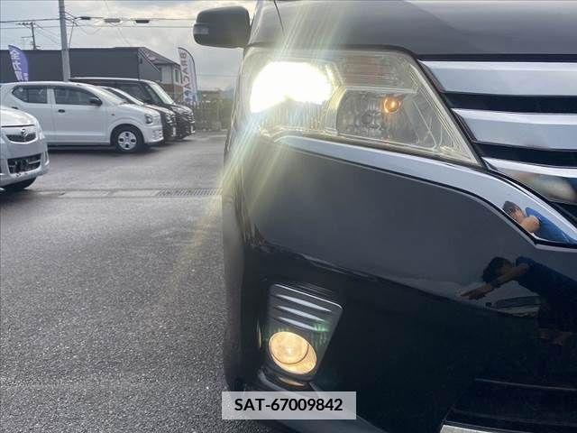 Nissan SERENA 2012-01 386520-4