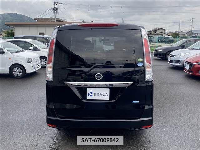 Nissan SERENA 2012-01 386520-11