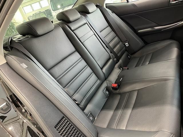 Lexus IS 2014-12 184842-12