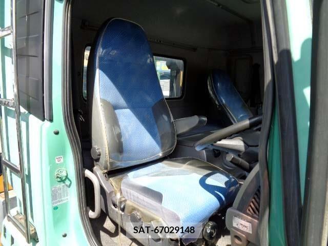 Nissan QUON 2008-11 283608-4