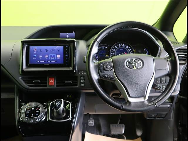 Toyota NOAH HYBRID 2018-11 9709-17