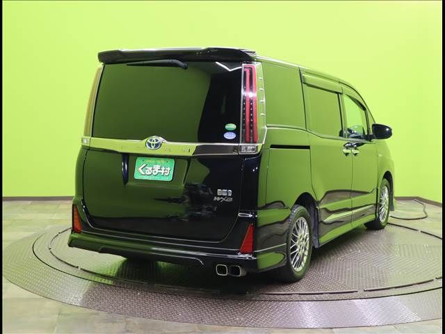 Toyota NOAH HYBRID 2018-11 9709-1