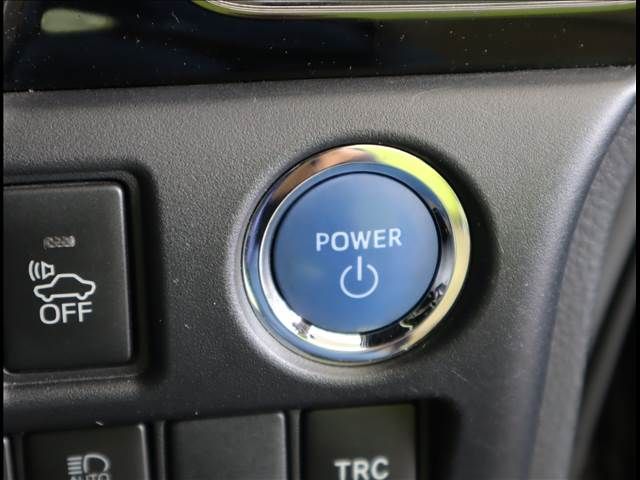 Toyota NOAH HYBRID 2018-11 9709-13