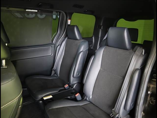 Toyota NOAH HYBRID 2018-11 9709-26