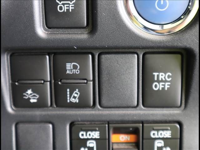 Toyota NOAH HYBRID 2018-11 9709-7