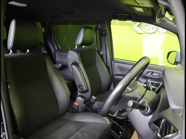 Toyota NOAH HYBRID 2018-11 9709-18