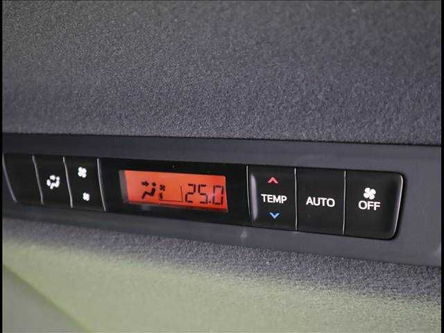 Toyota NOAH HYBRID 2018-11 9709-21