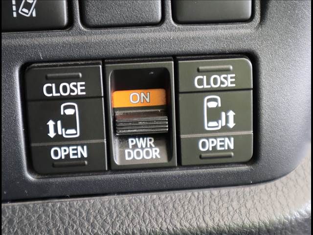 Toyota NOAH HYBRID 2018-11 9709-8