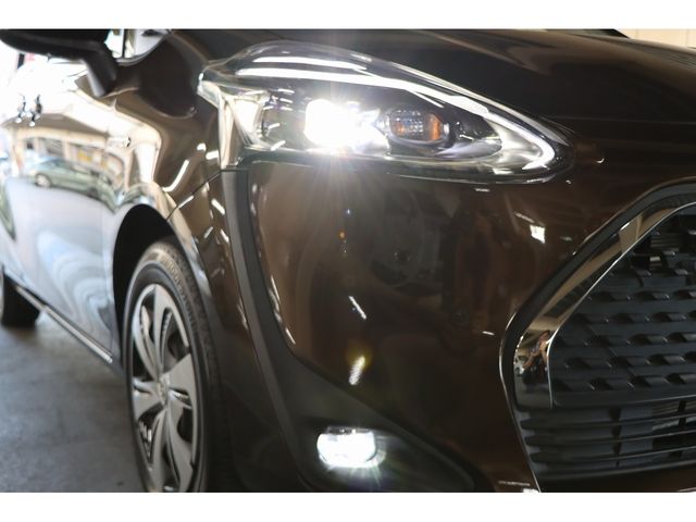 Toyota SIENTA 2018-11 183969-28