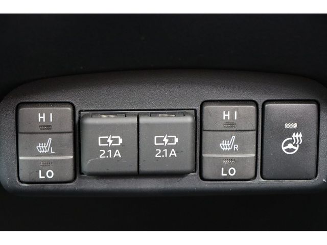 Toyota SIENTA 2018-11 183969-10