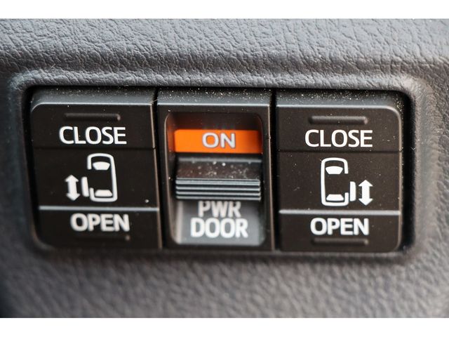 Toyota SIENTA 2018-11 183969-12