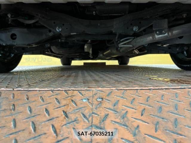 Nissan ELGRAND 2018-01 218136-19
