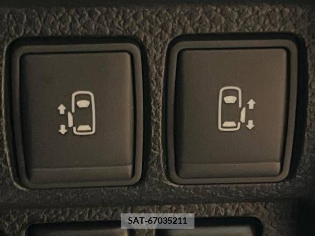 Nissan ELGRAND 2018-01 218136-4