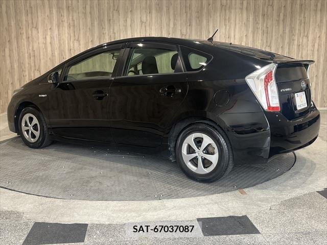 Toyota PRIUS 2015-11 381284-18