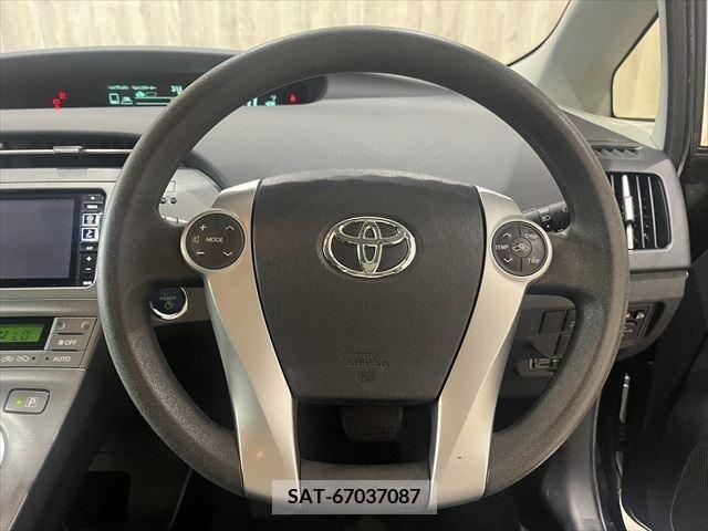 Toyota PRIUS 2015-11 381284-9
