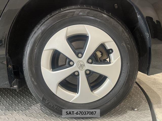 Toyota PRIUS 2015-11 381284-27