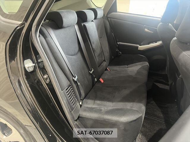 Toyota PRIUS 2015-11 381284-7