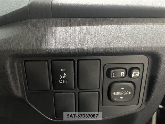 Toyota PRIUS 2015-11 381284-5