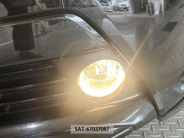 Toyota PRIUS 2015-11 381284-11