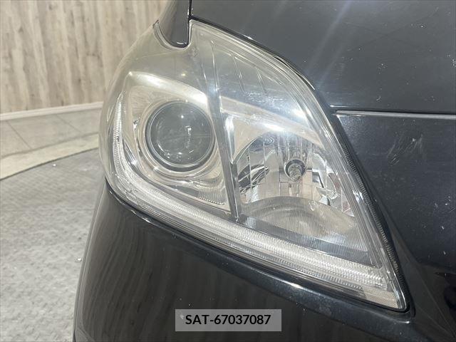 Toyota PRIUS 2015-11 381284-21