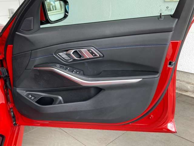 Bmw 3 SERIES 2023-03 6191-8