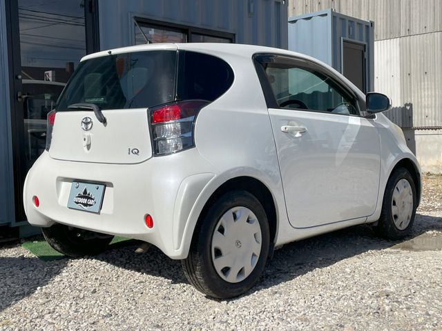 Toyota IQ 2010-09 21443-1