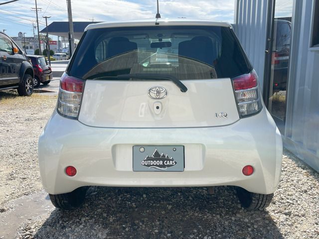 Toyota IQ 2010-09 21443-9