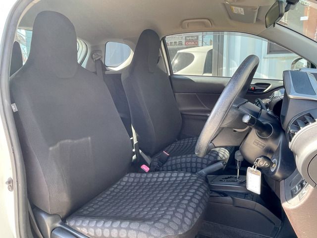 Toyota IQ 2010-09 21443-6