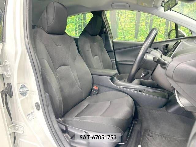 Toyota PRIUS 2019-02 219371-8
