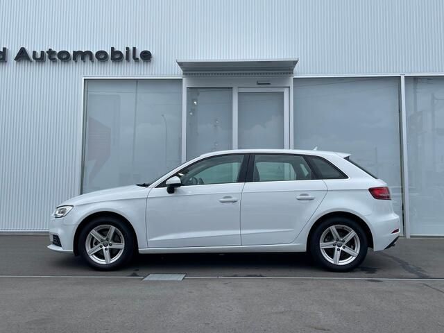 Audi A3 2018-08 10946-3
