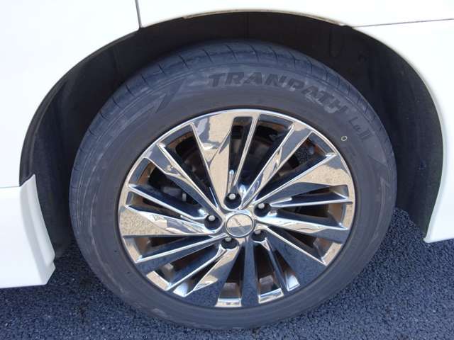 Nissan ELGRAND 2017-03 18827-12
