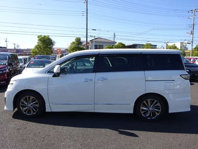 Nissan ELGRAND 2017-03 18827-9