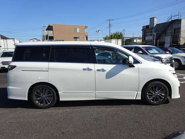 Nissan ELGRAND 2017-03 18827-15