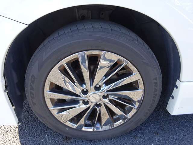 Nissan ELGRAND 2017-03 18827-11