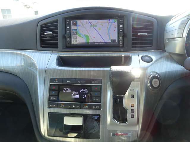 Nissan ELGRAND 2017-03 18827-10