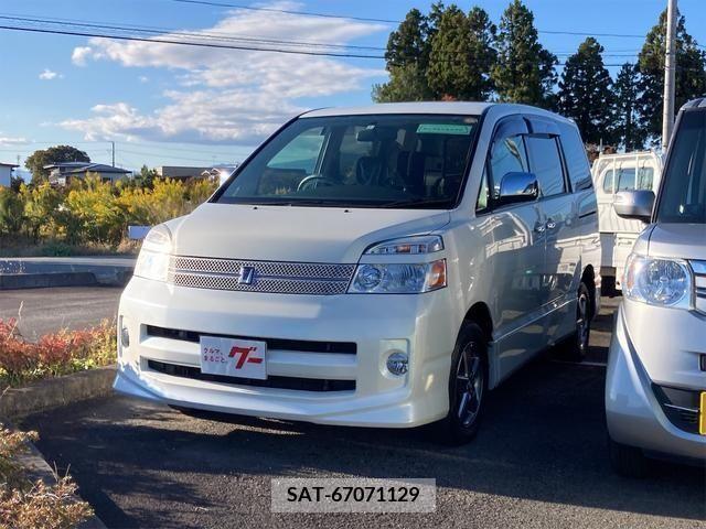 Toyota VOXY 2005-07 201057-0