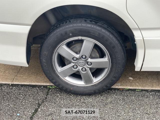 Toyota VOXY 2005-07 201057-23