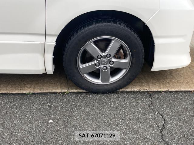 Toyota VOXY 2005-07 201057-24