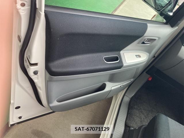 Toyota VOXY 2005-07 201057-16