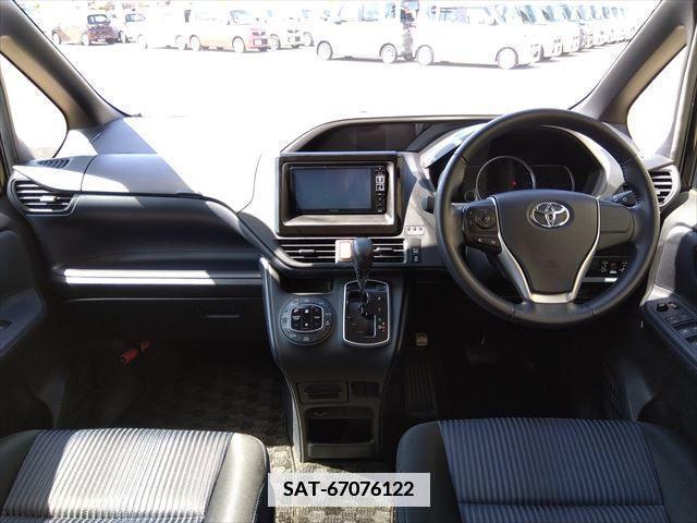 Toyota VOXY 2015-07 382968-9
