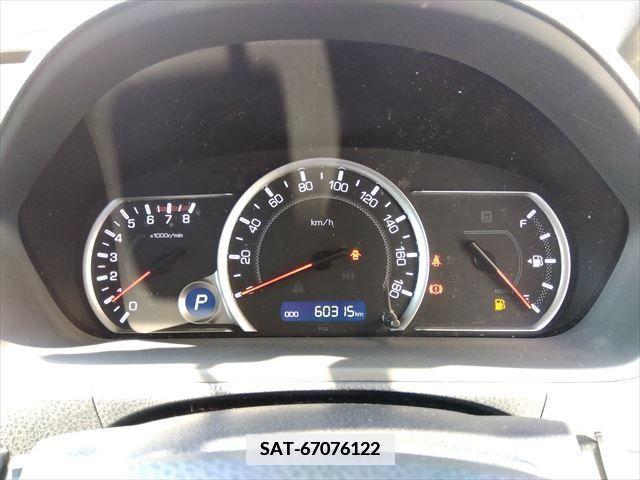 Toyota VOXY 2015-07 382968-28