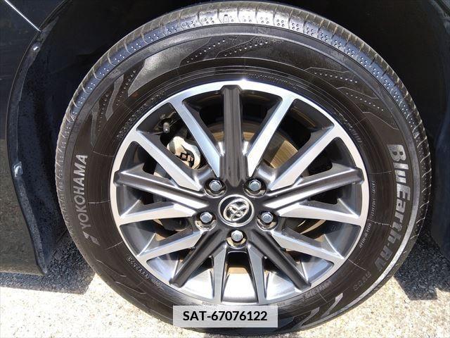 Toyota VOXY 2015-07 382968-8