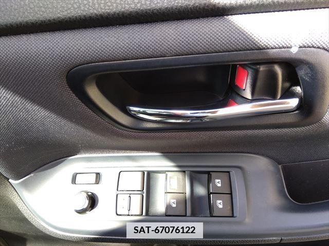 Toyota VOXY 2015-07 382968-25