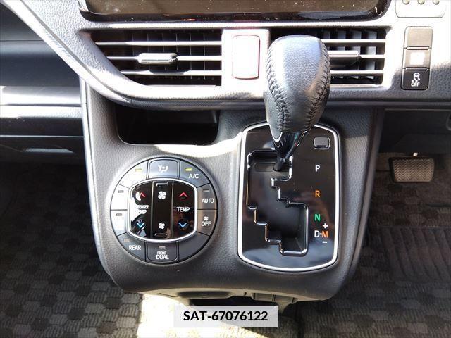 Toyota VOXY 2015-07 382968-18