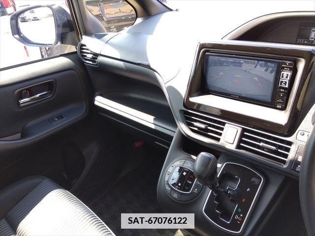 Toyota VOXY 2015-07 382968-16